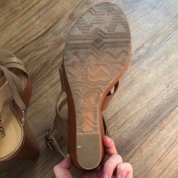 Lucky brand brown leather wedges - Picture 6 of 6
